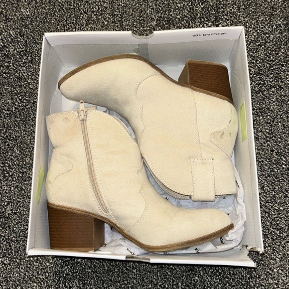 Sonoma Shoes - Sonoma Sanjuan Ankle Booties Tan Sz 9